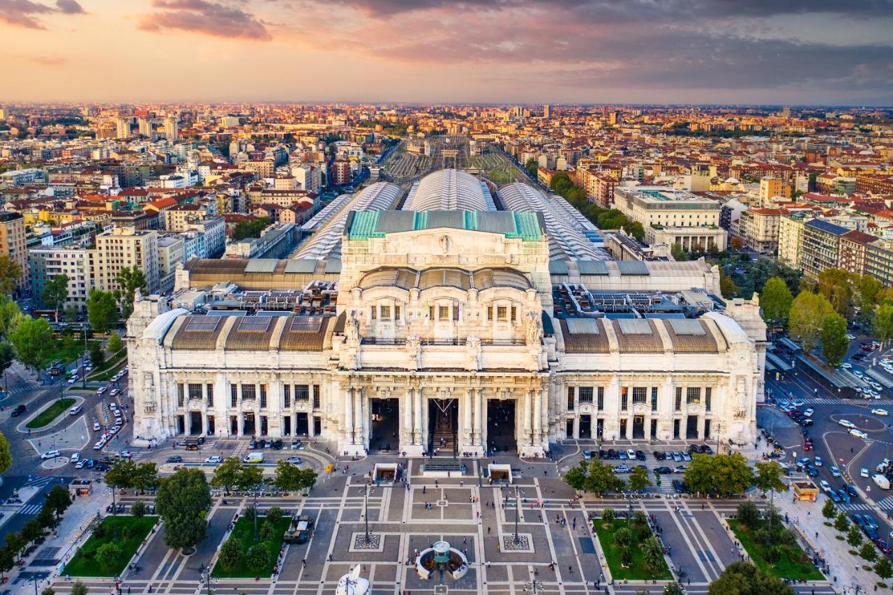 Apt Vicino Alla Metropolitana Porta Romana, 4 Minuti Da Duomo, Free Wifi&Netflix Milano Dış mekan fotoğraf
